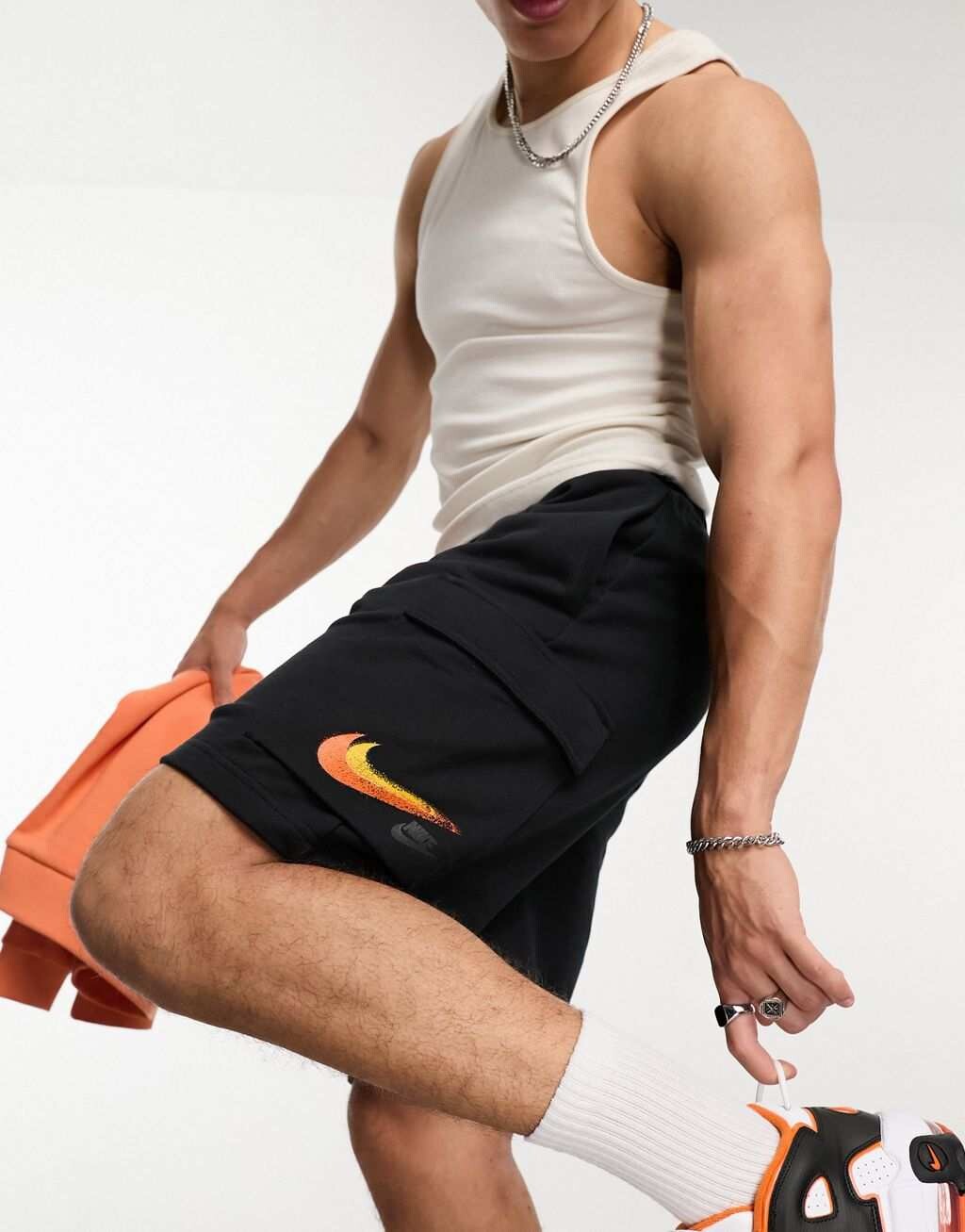 

Черные шорты карго Nike Graffiti Swoosh