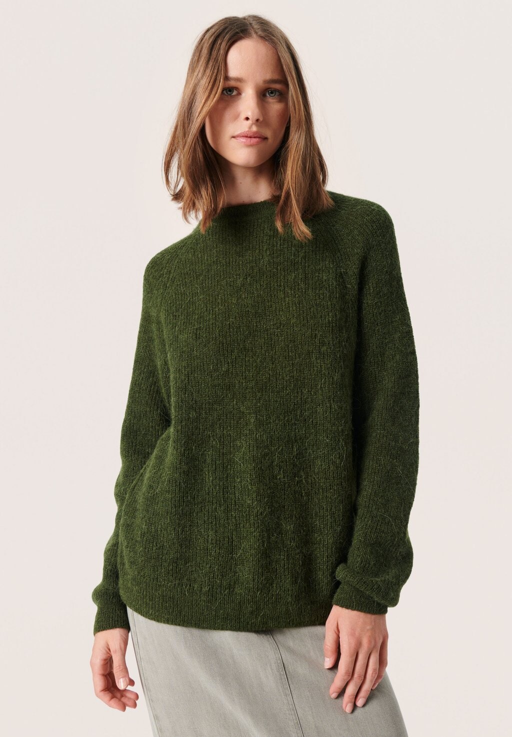 

Свитшот Soaked in Luxury ВТОРНИК ПУЛОВЕР РЕГЛАН LS, цвет kombu green