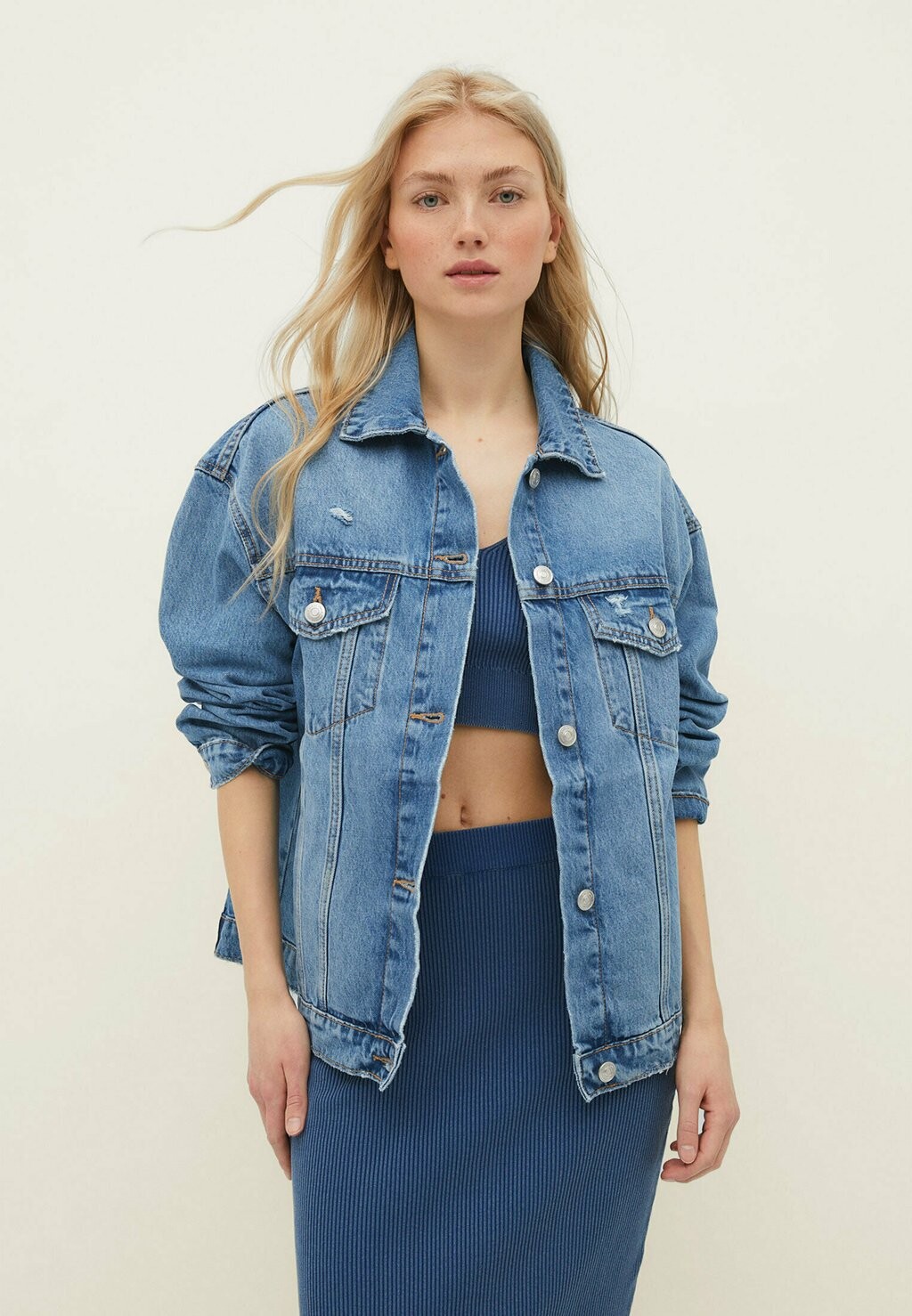 

Джинсовая куртка Stradivarius, темно-синий