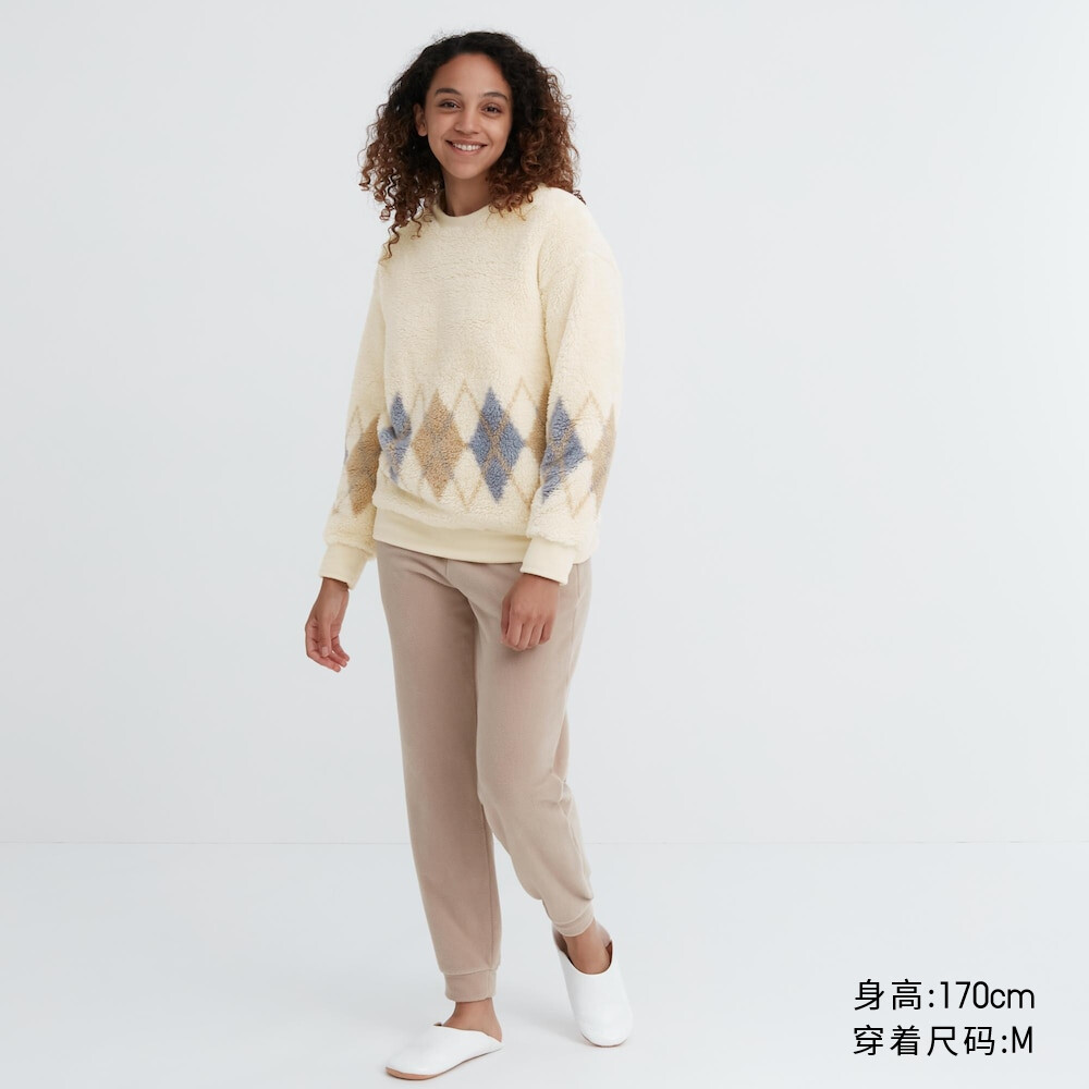 

Костюм Uniqlo флисовый с длинными рукавами и принтом, светло-бежевый