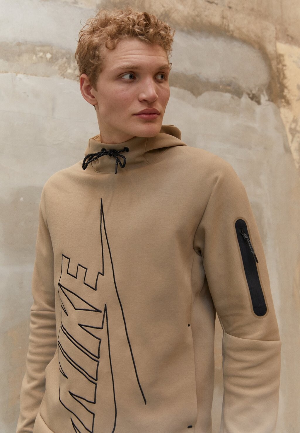 

Толстовка Nike
