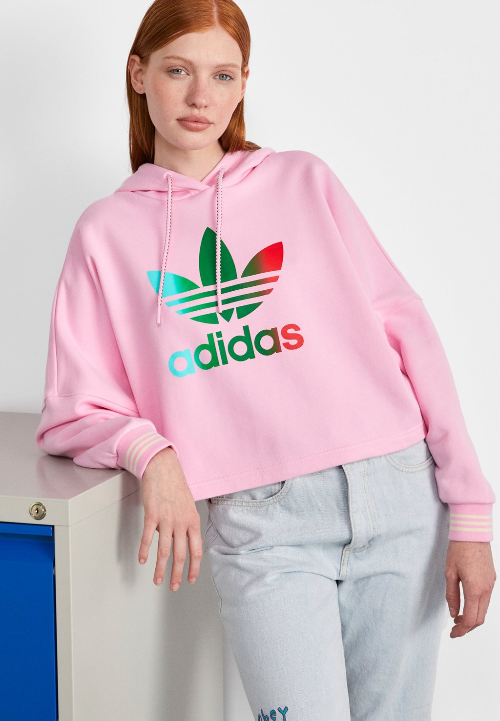 

Толстовка adidas Originals Adicolor 70S Cropped Hoodie, розовый