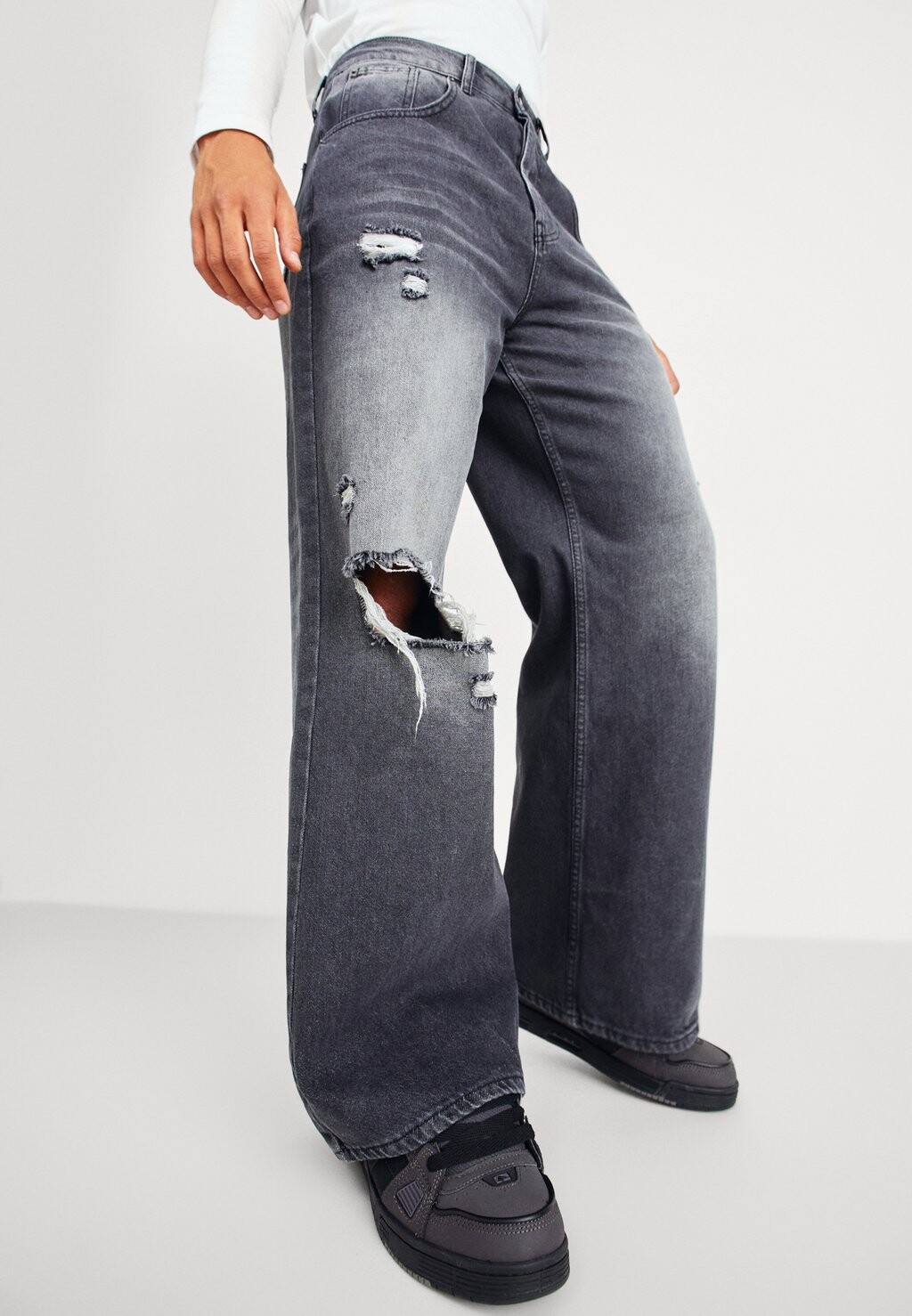 

Джинсы Bootcut BUSTED FLARED COLOSSUS Jaded London, вымытый черный