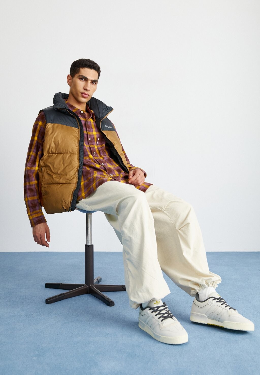 

Полукеды RIVALRY 86 UNISEX adidas Originals, тальк/карбон/кремовый белый