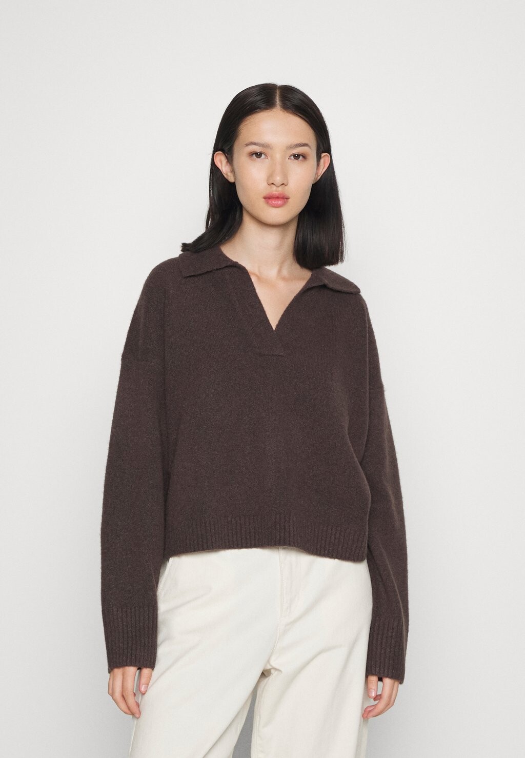 

Свитер Monki, коричневый