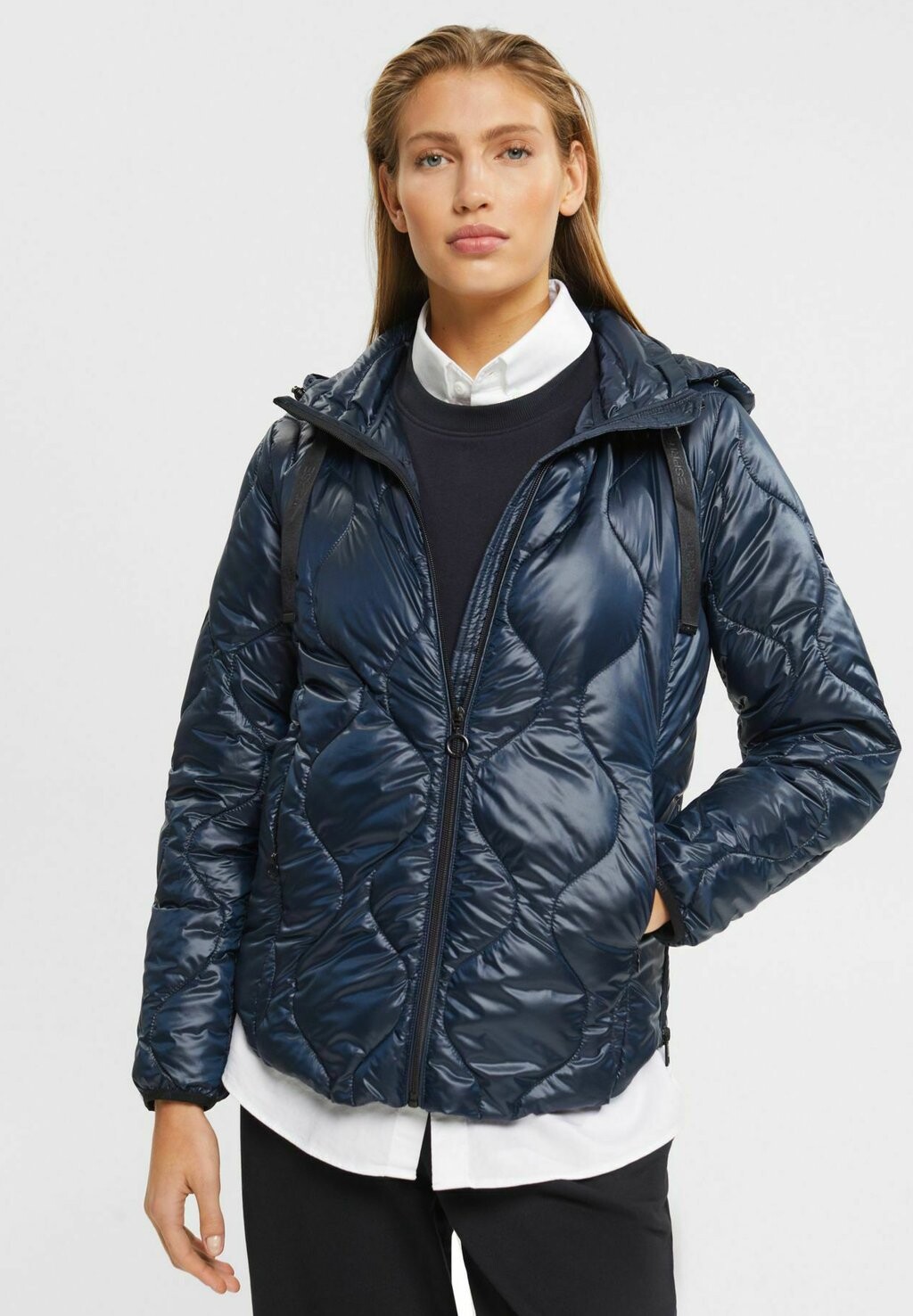 

Куртка зимняя Esprit, Черный