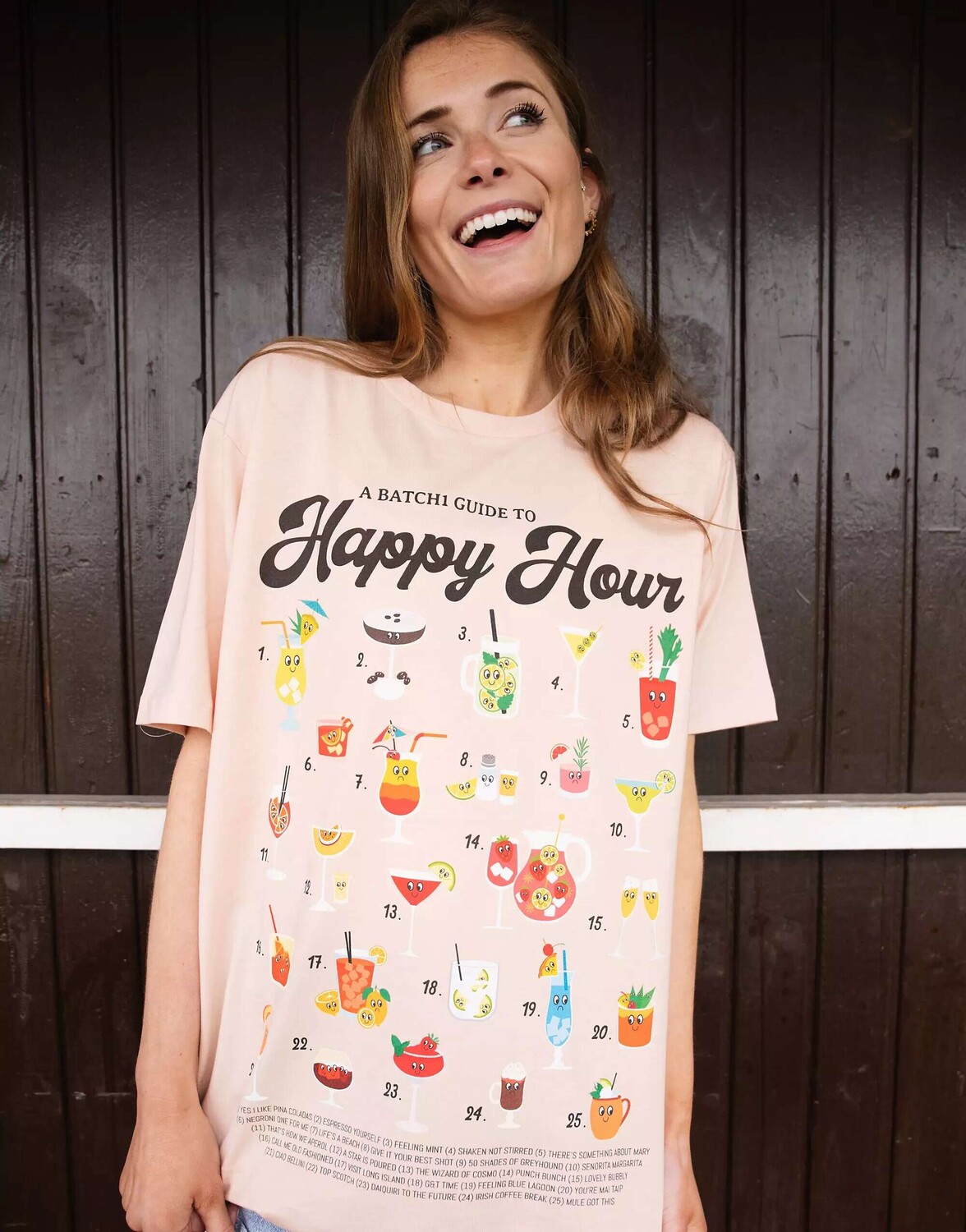 

Футболка унисекс с коктейльным гидом Happy Hour персикового цвета Batch1