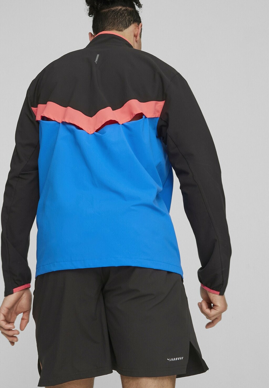 

Спортивная куртка ULTRAWEAVE RUNNING Puma, черный ультра синий