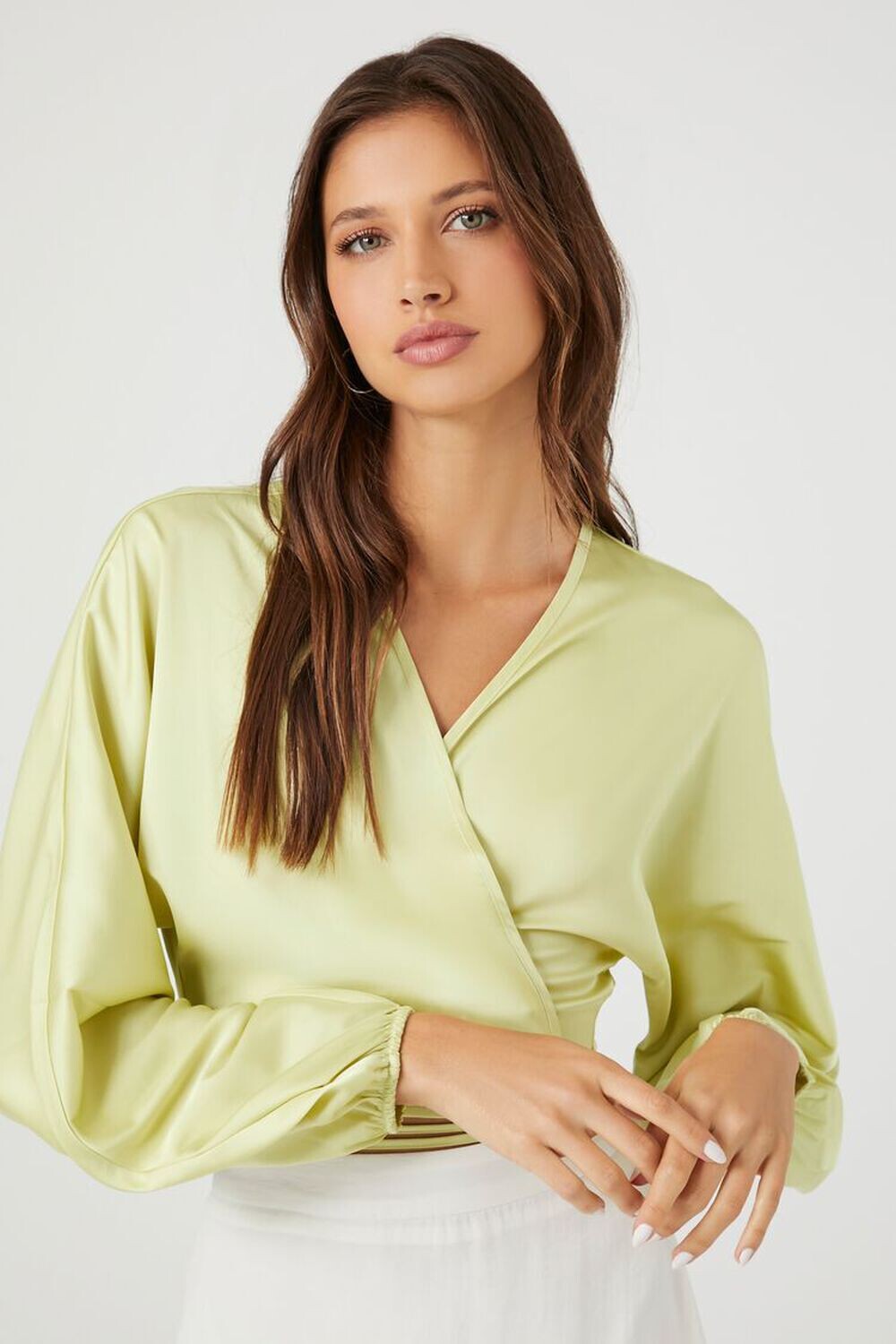 

Укороченный топ из атласа Forever 21
