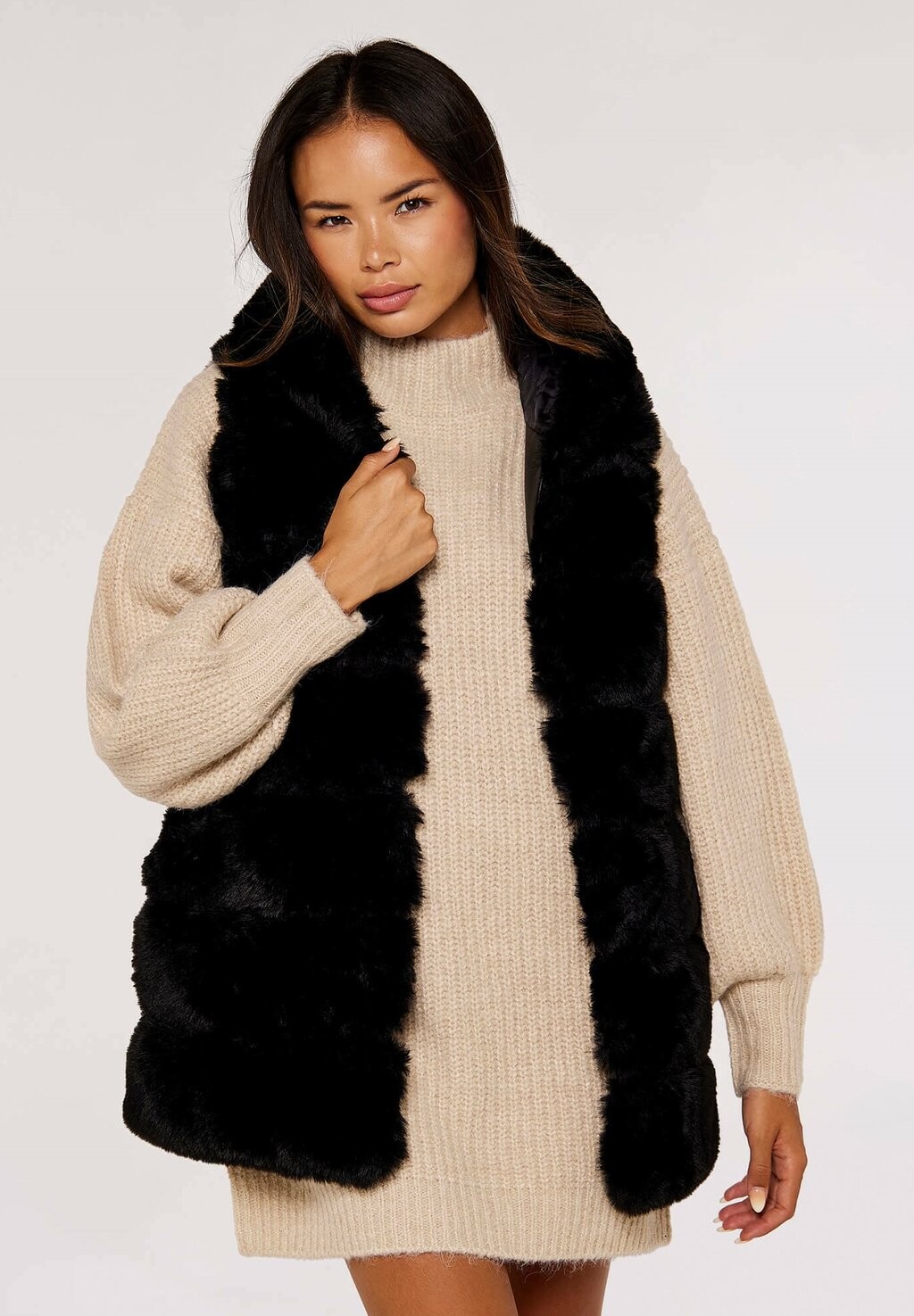 

Жилет Tiered Hooded Apricot, черный