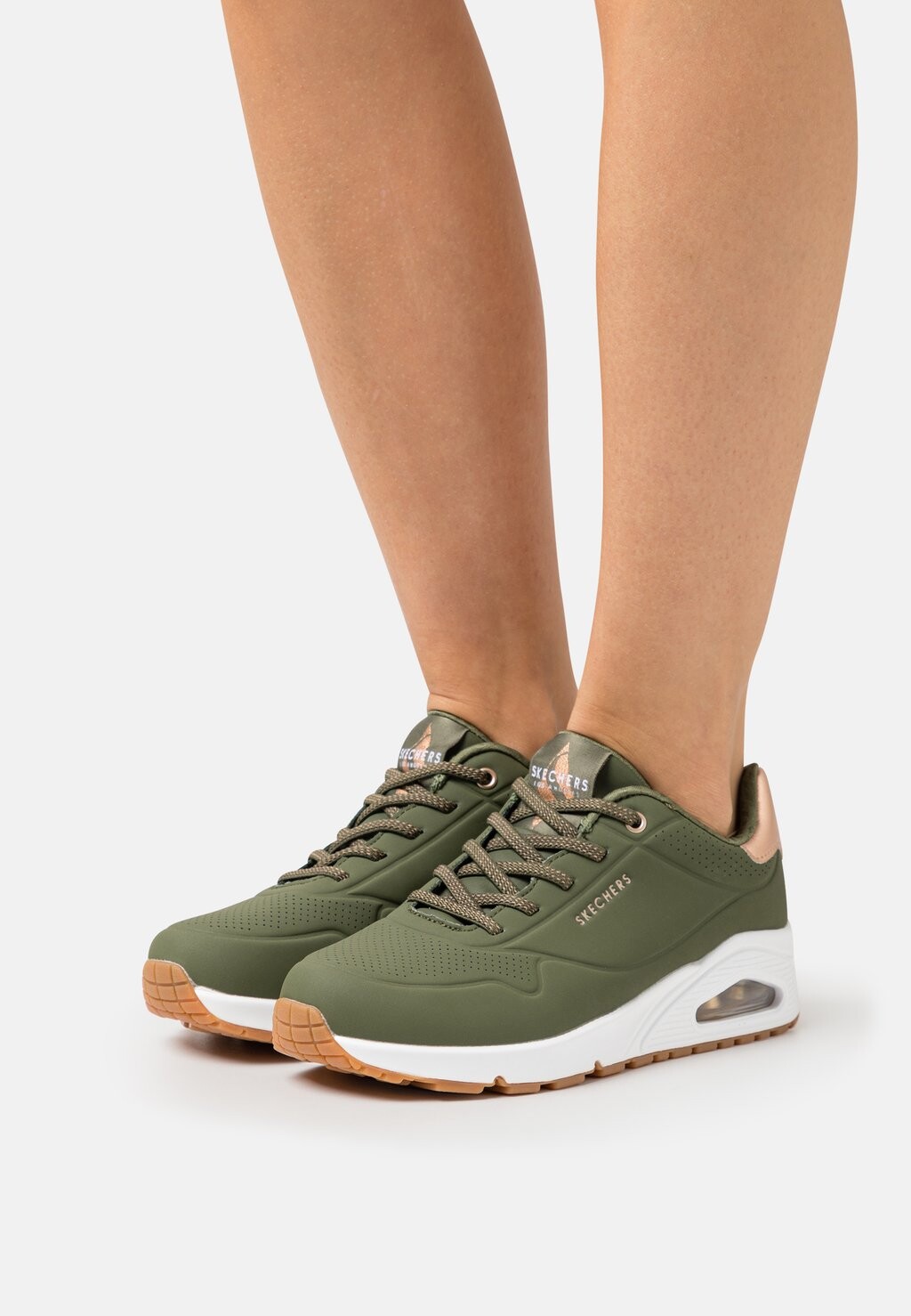 

Кроссовки Skechers