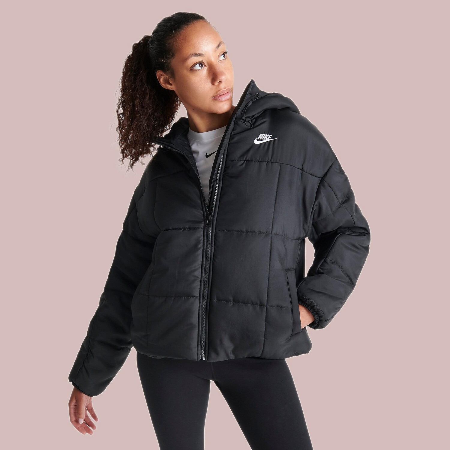 

Женская куртка-пуховик Nike Sportswear Therma-FIT Essentials, черный