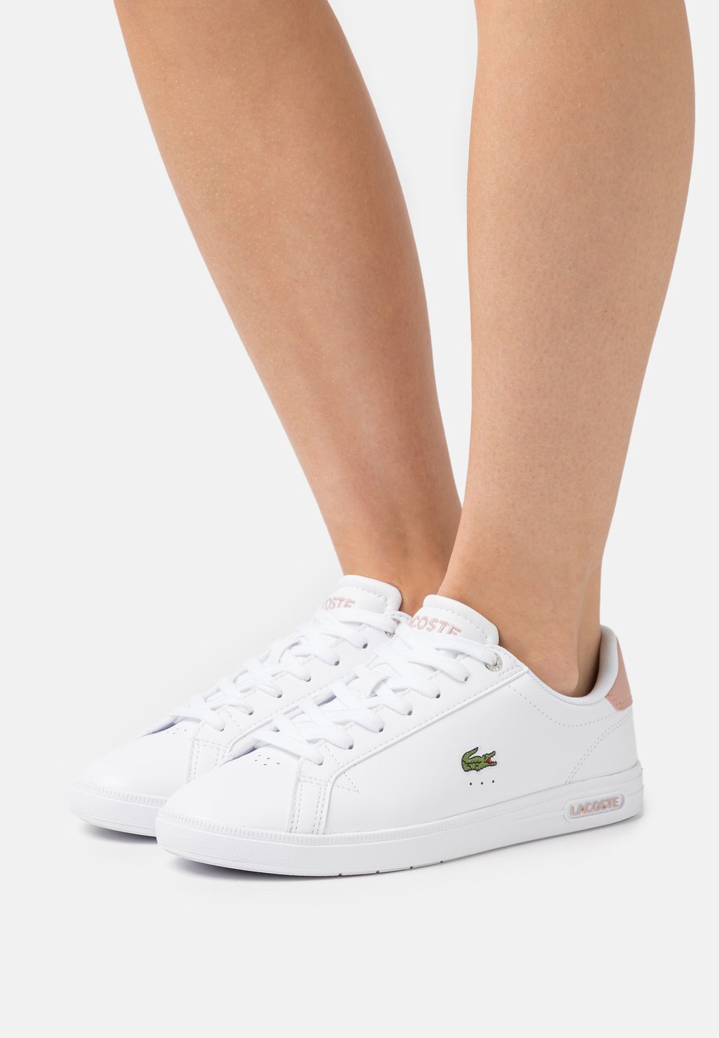 

Кроссовки Lacoste