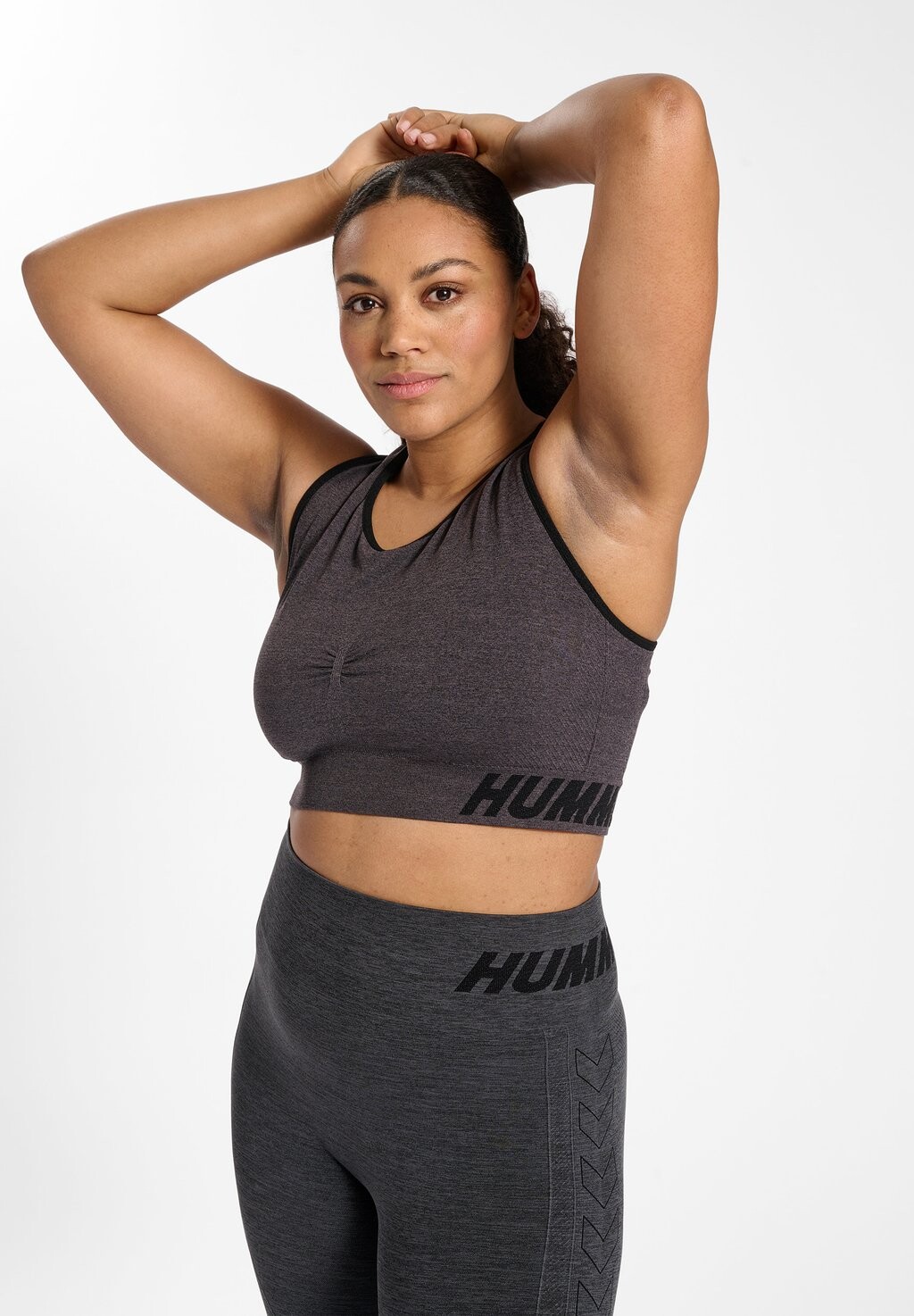 

Спортивный бюстгальтер со средней поддержкой Hummel, черный