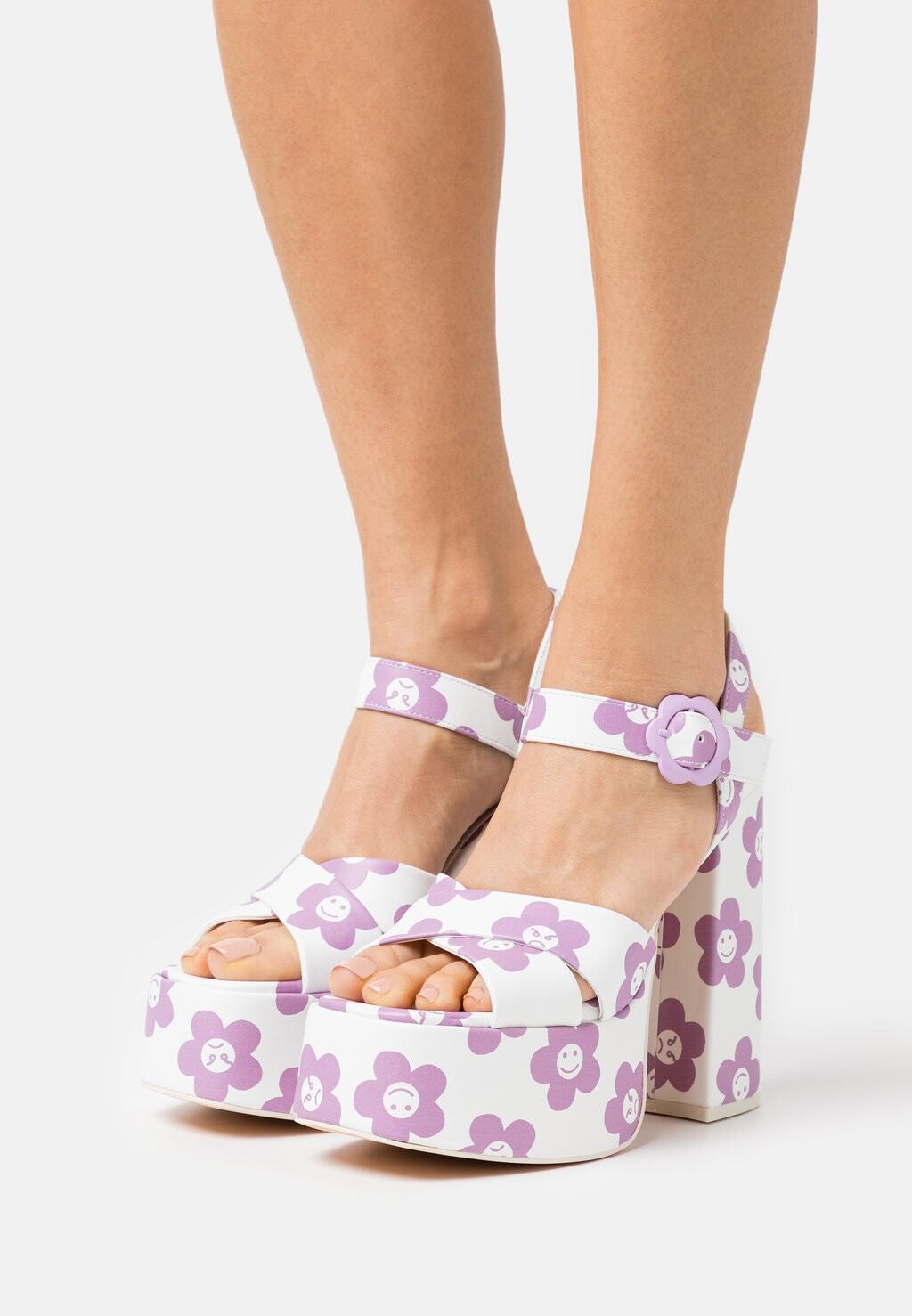 

Босоножки на каблуке Koi Footwear