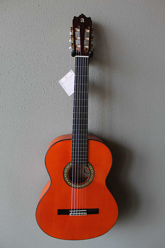 Акустическая гитара Brand New Alhambra 4F Flamenco Guitar - Made in Spain электромагнитный клапан пневматической подвески для audi a6 quattro c6 4f a6 c6 4f 2006 2011 s6 c6 4f 2007 2011 4f0616013