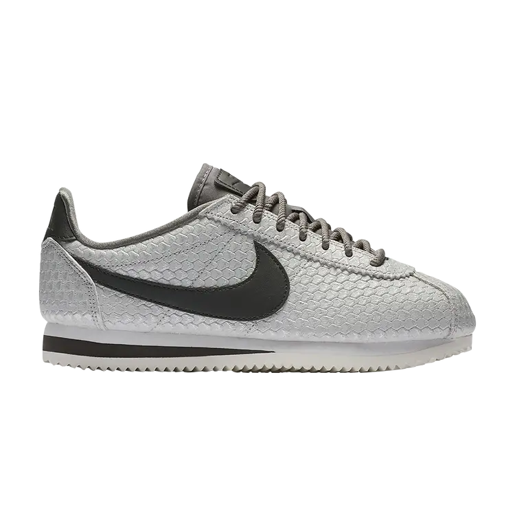 

Кроссовки Nike Wmns Classic Cortez SE 'Metallic Silver', белый