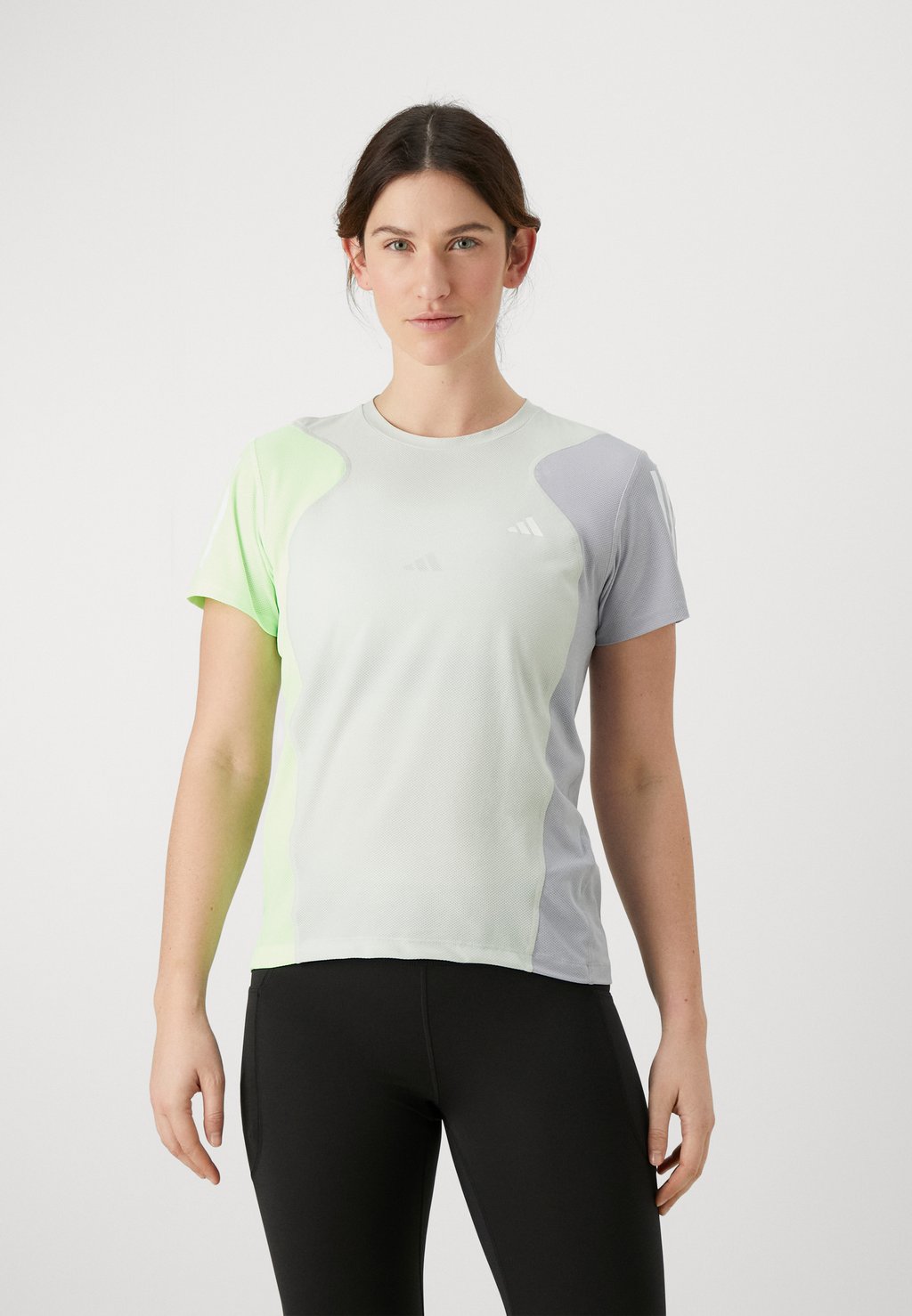 Спортивная футболка TEE adidas Performance, цвет linen green/green spark/halo silver