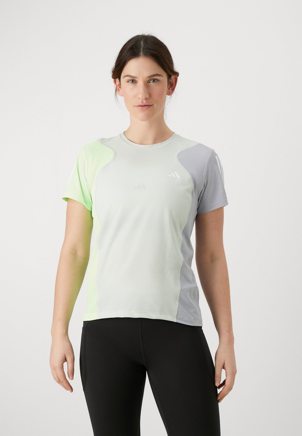 

Спортивная футболка TEE adidas Performance, цвет linen green/green spark/halo silver