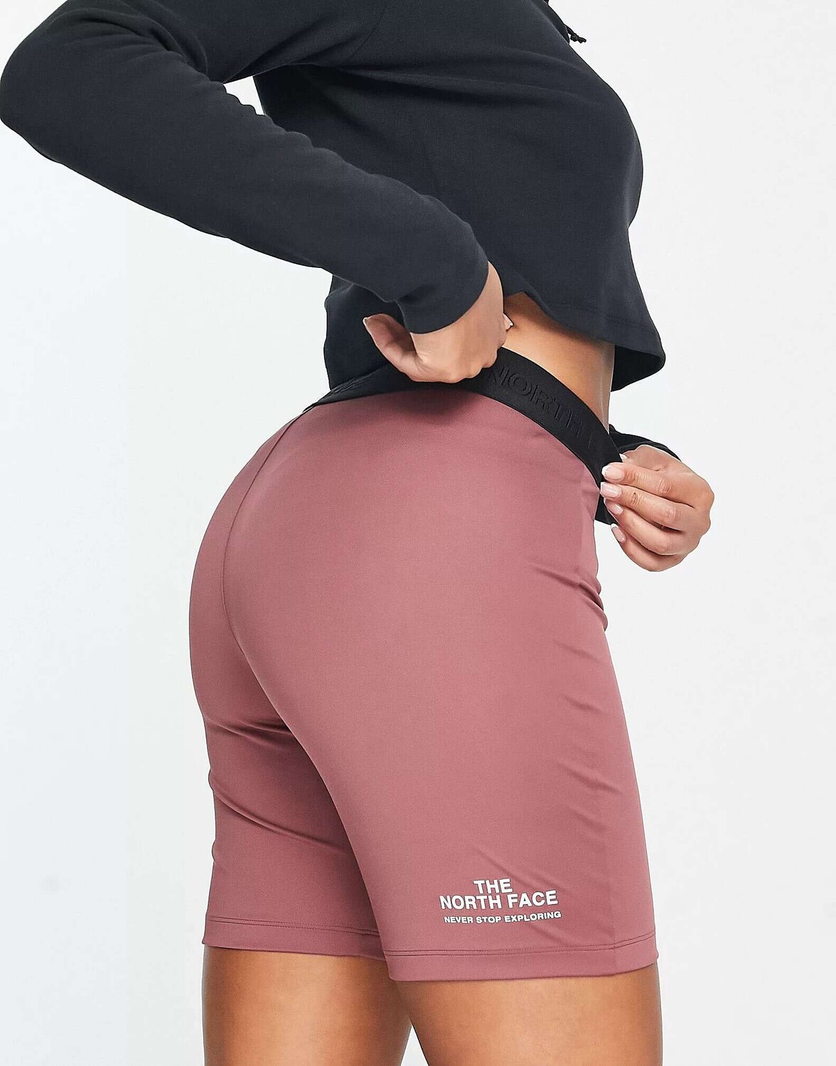 

Бордовые шорты The North Face Training Bootie