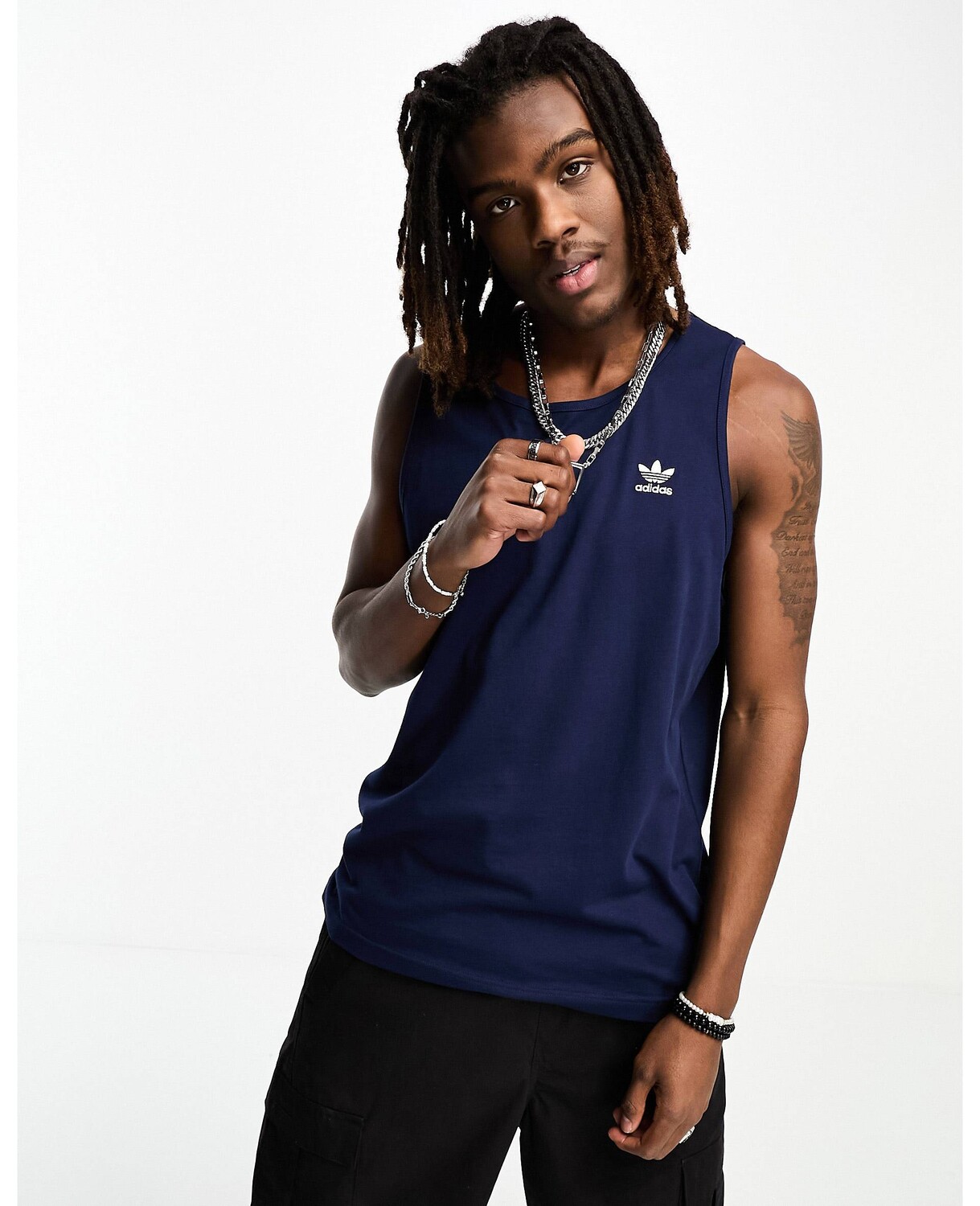 

Темно-синяя майка adidas Originals Trefoil Essentials