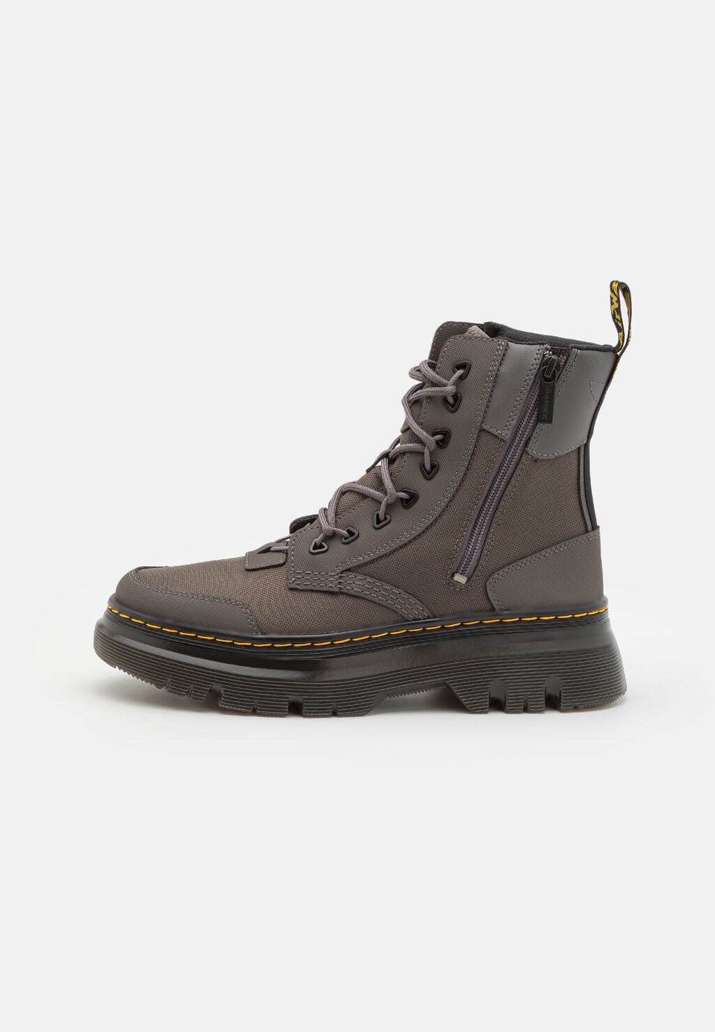 

Ботильоны на платформе Dr. Martens
