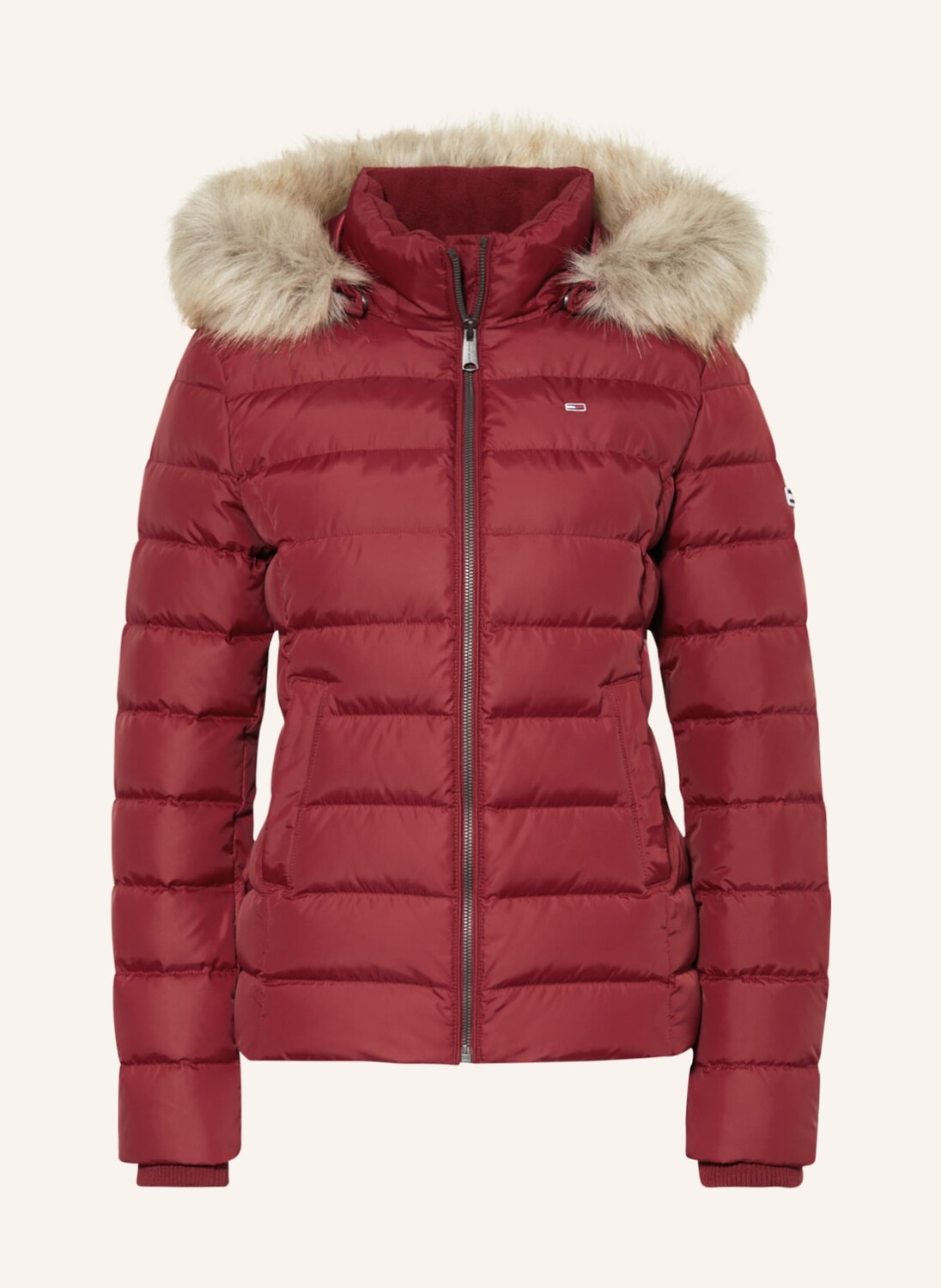 

Пуховик TOMMY JEANS mit abnehmbarer Kapuze und Kunstfellbesatz, темно-красный