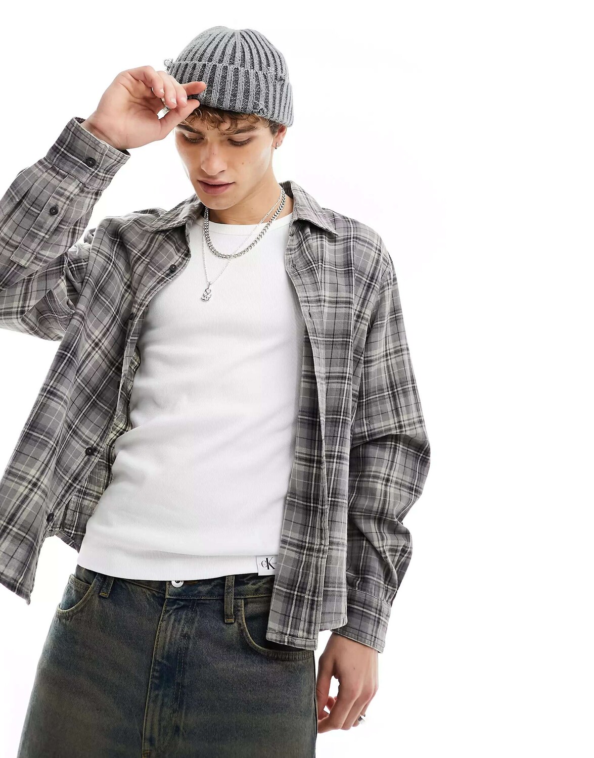 

Серая рубашка в клетку Bershka