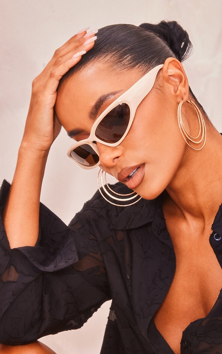 

PrettyLittleThing Солнцезащитные очки Toffee в толстой оправе с узким козырьком