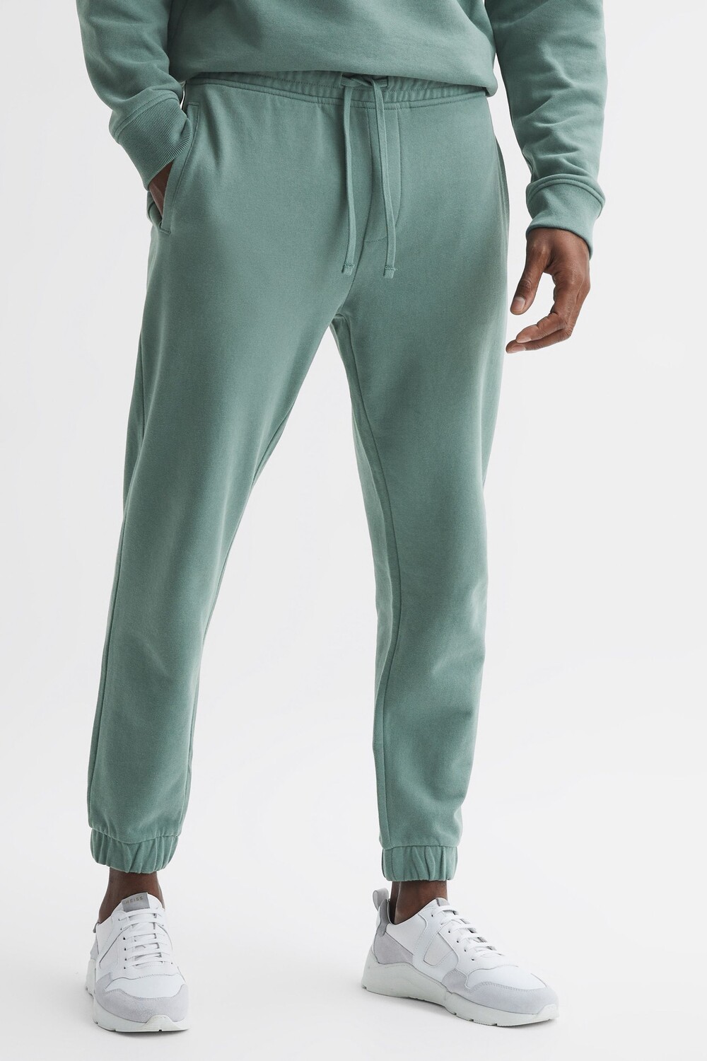 

Окрашенные Али джоггеры Reiss, зеленый