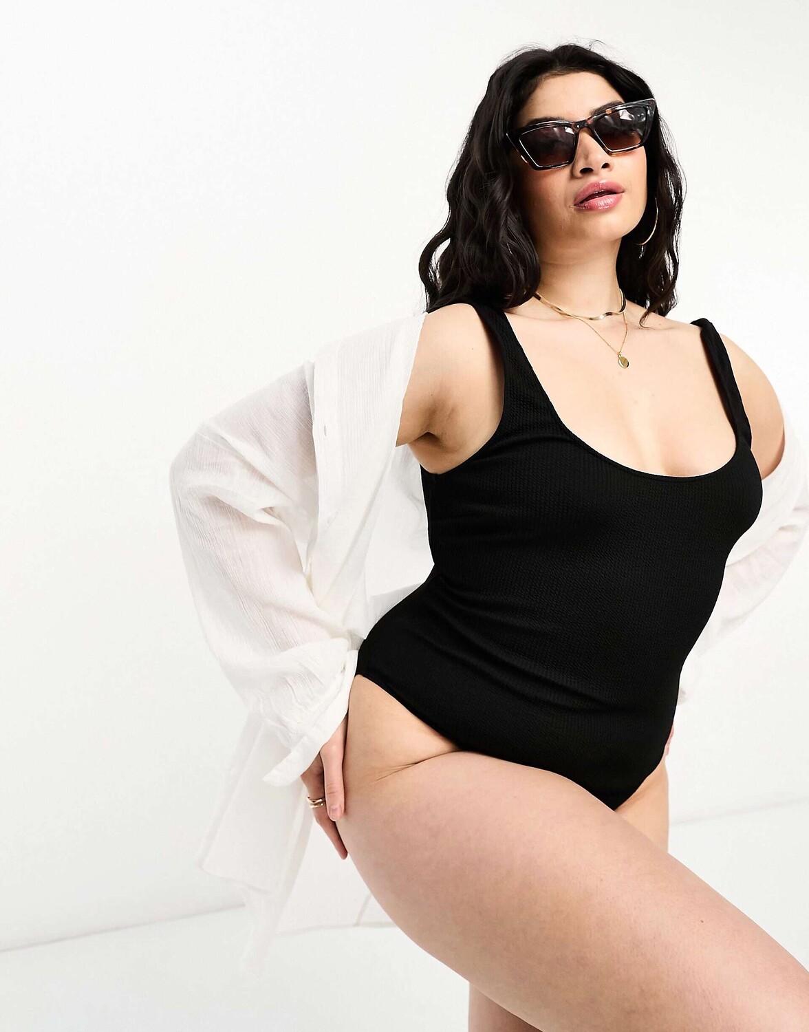 

Черный купальник с жаткой и глубоким вырезом на спине ASOS DESIGN Curve