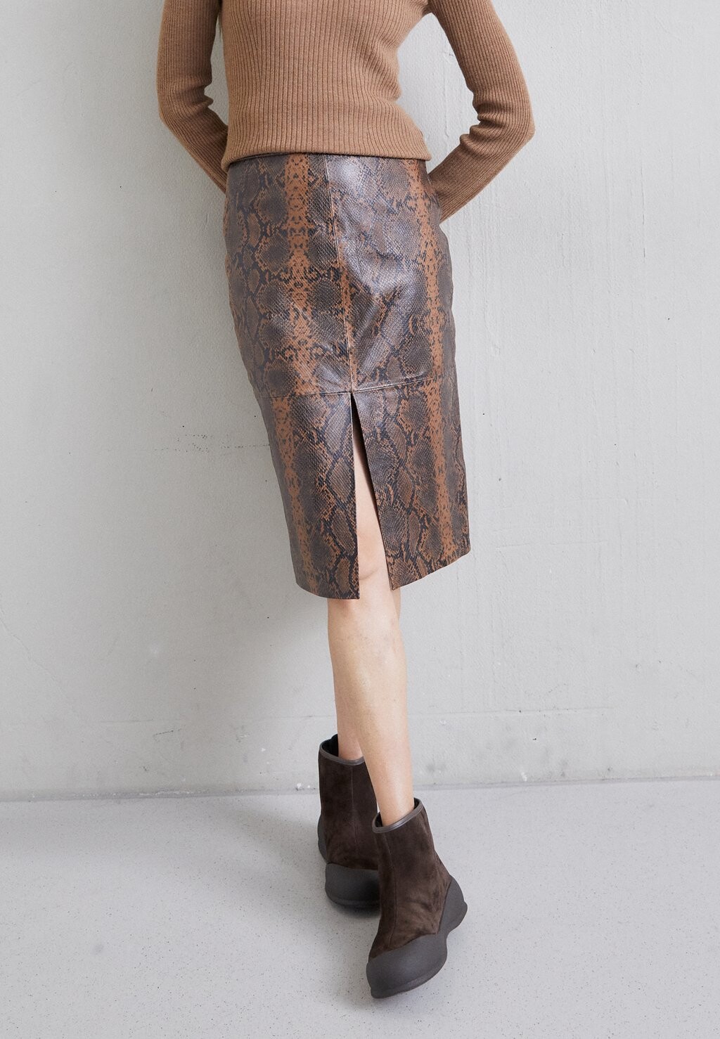 

Кожаная юбка SINEM MIDI SKIRT STUDIO ID, коричневый