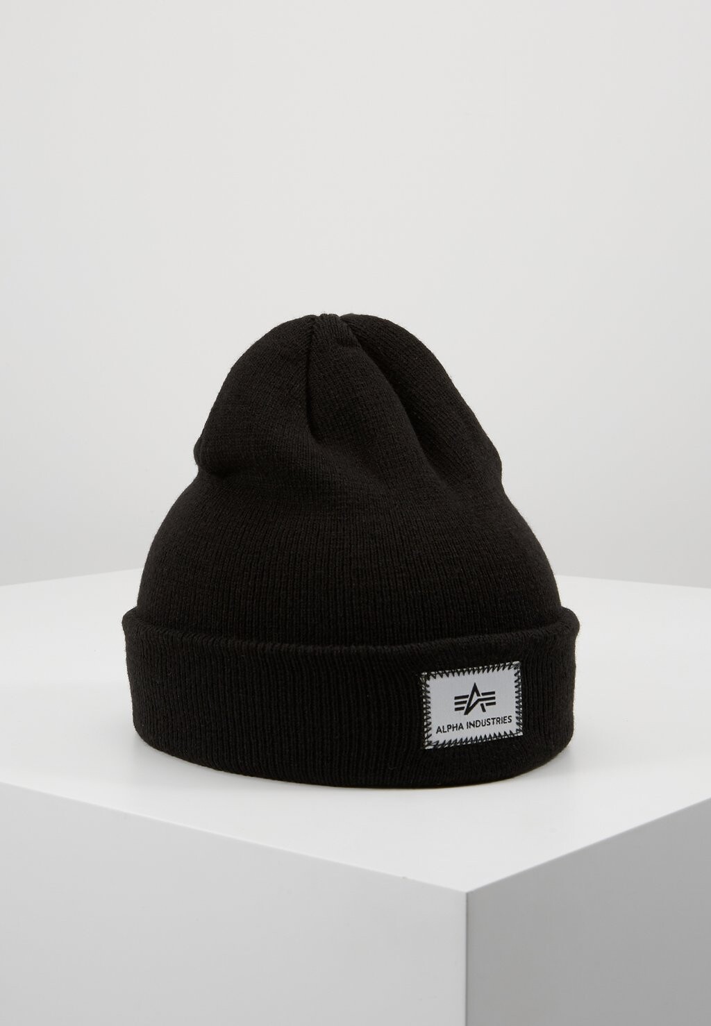 

Шапка Alpha Industries, черный