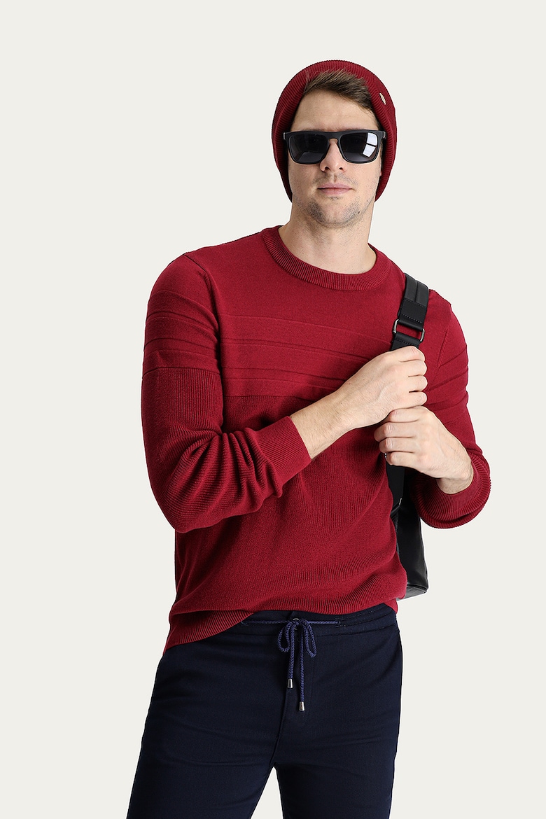 цена Хлопковый свитер с овальным вырезом Kigili, красный