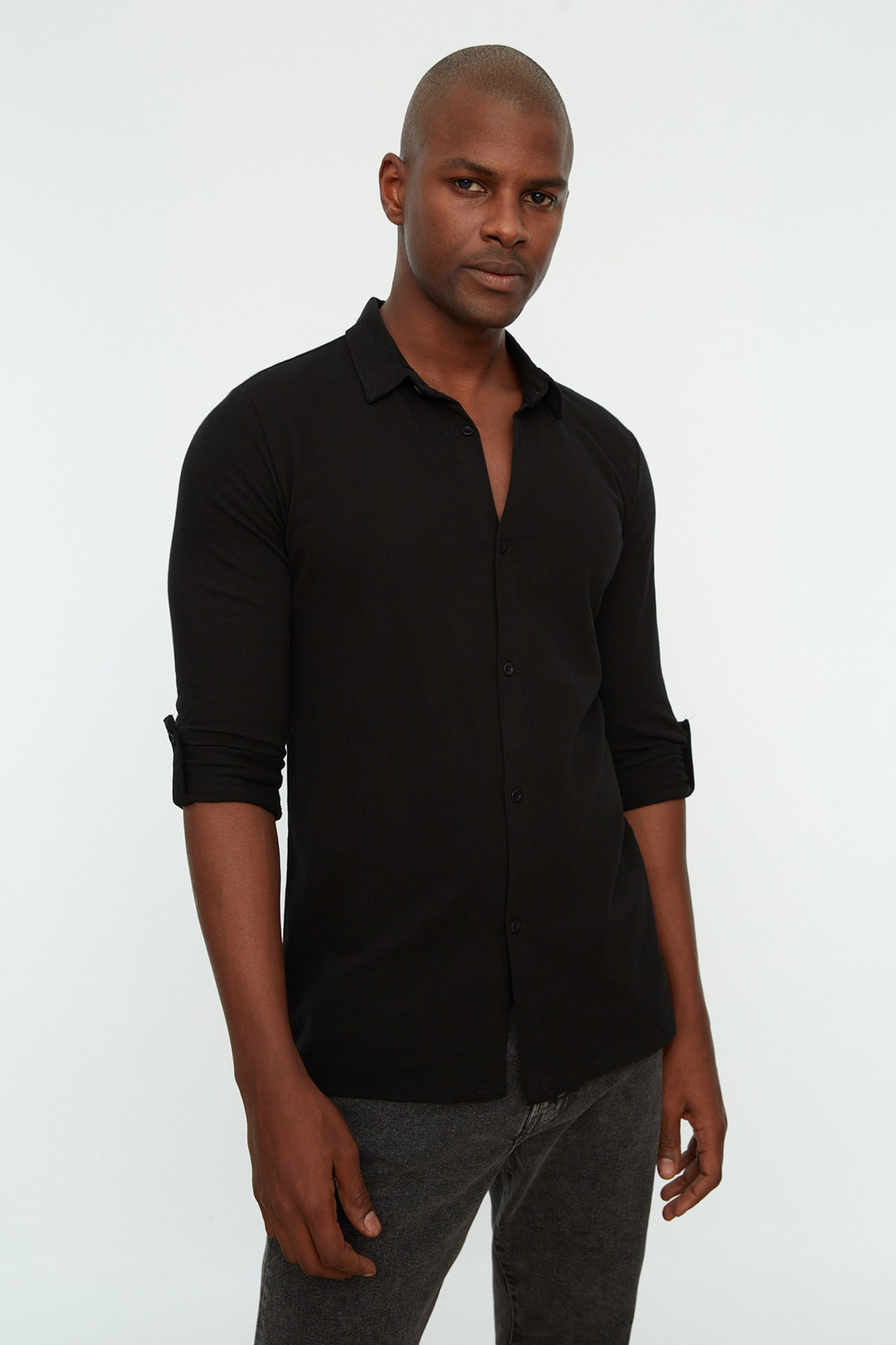 Рубашка мужская приталенная Trendyol с воротником, черный