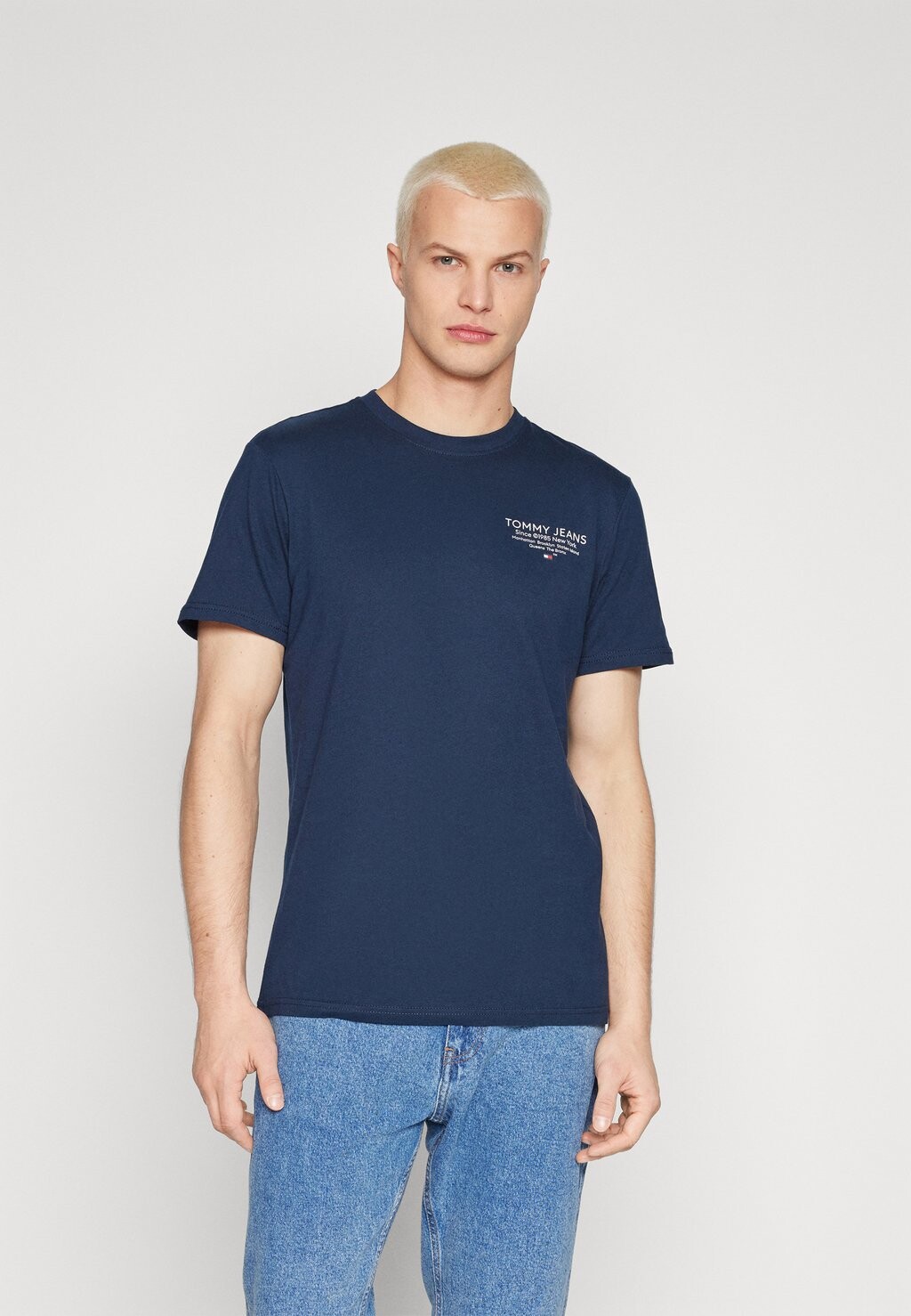 

Футболка с принтом SLIM ESSENTIAL GRAPHIC TEE Tommy Jeans, темно-синий