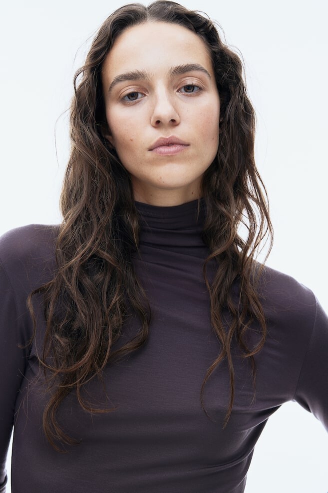 

Рубашка из лиоцелла и водолазка H&M, коричневый