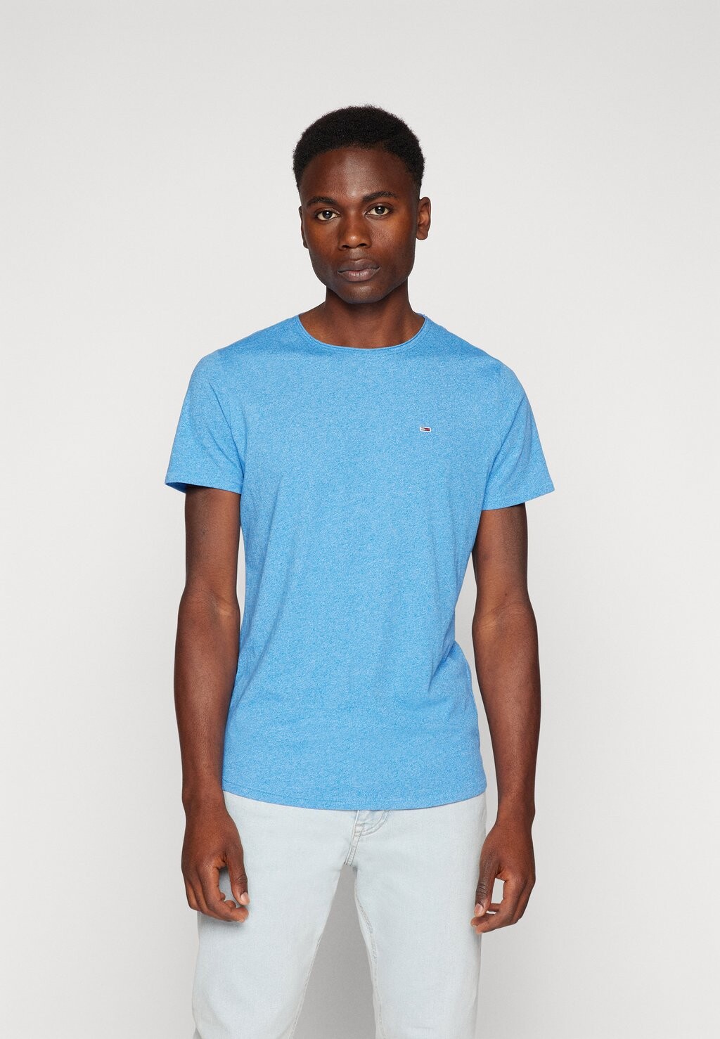 

Базовая футболка Slim Jasper Neck Tommy Jeans, цвет meridian blue