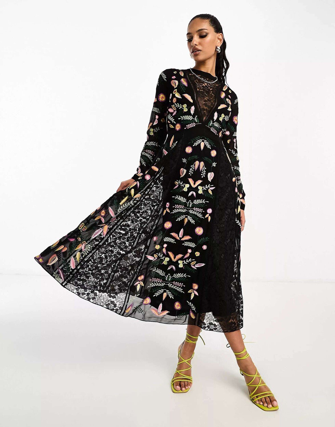 

Черное платье макси с вышивкой Frock and Frill