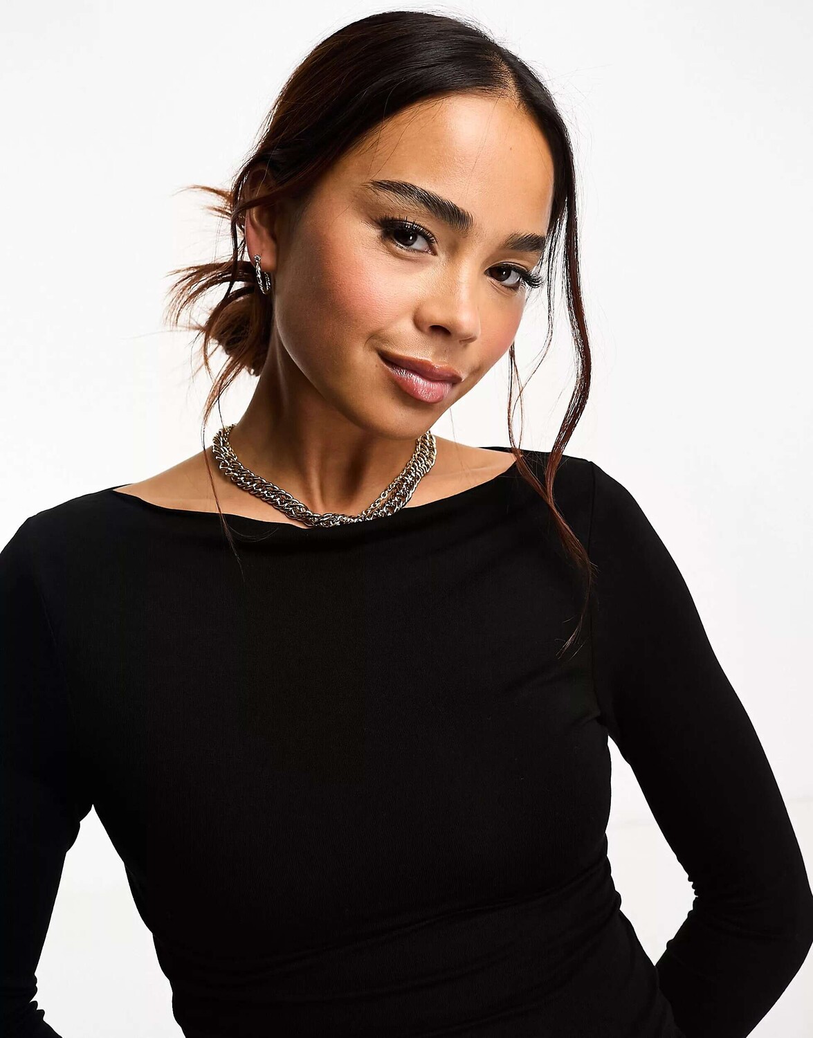 

Черный топ с вырезом и длинными рукавами Miss Selfridge