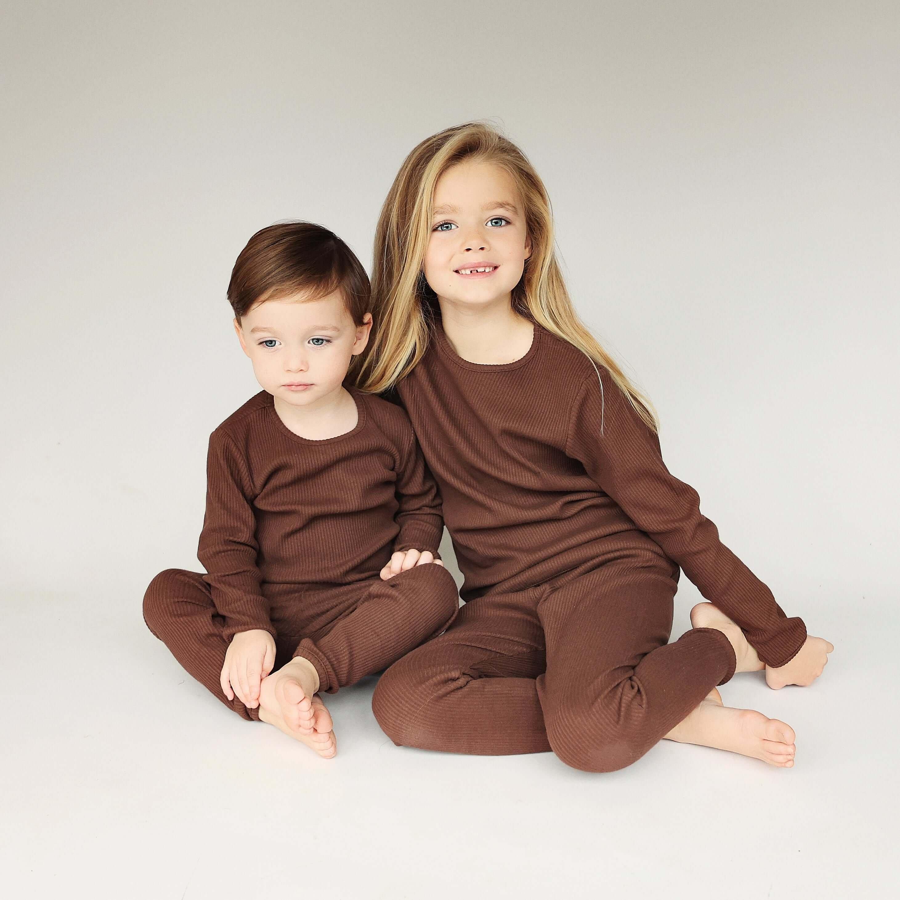 одинаковые комплекты для всей семьи детские пижамы одежда для мамы и дочки весенне осенний костюм с длинным рукавом милый домашний костю Детская домашняя одежда в рубчик DreamBuy, коричневый