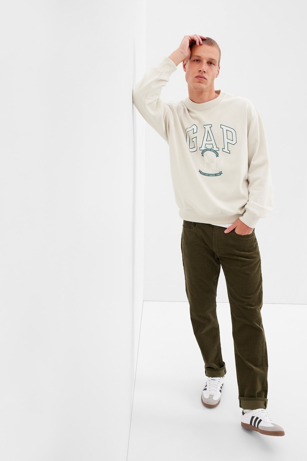 

Вельветовые джинсы узкого кроя Gap, зеленый