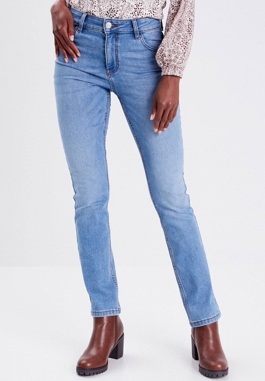 

Джинсы Slim fit Cache Cache