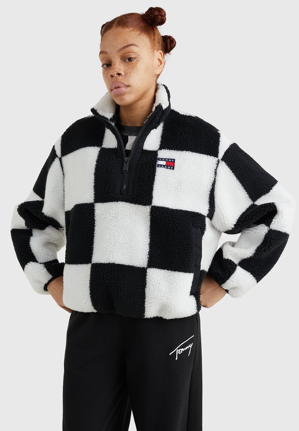 

Зимняя куртка Tommy Jeans, черный