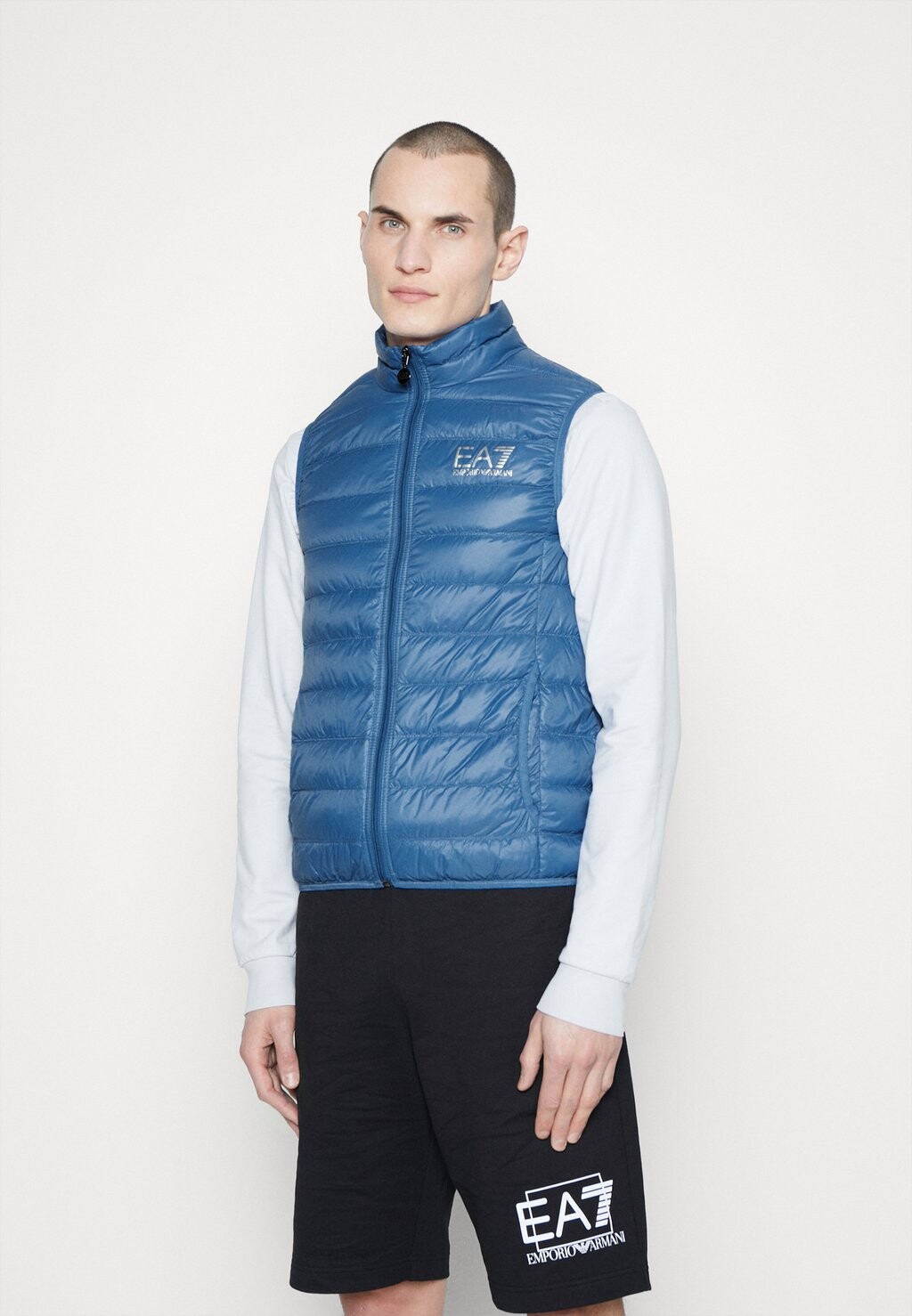

Жилет Armani Emporio
