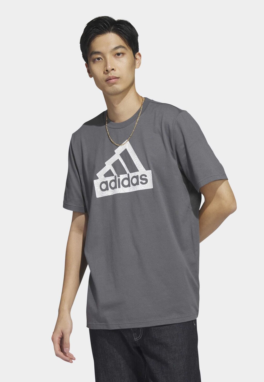 

Футболка с принтом Adidas, серый