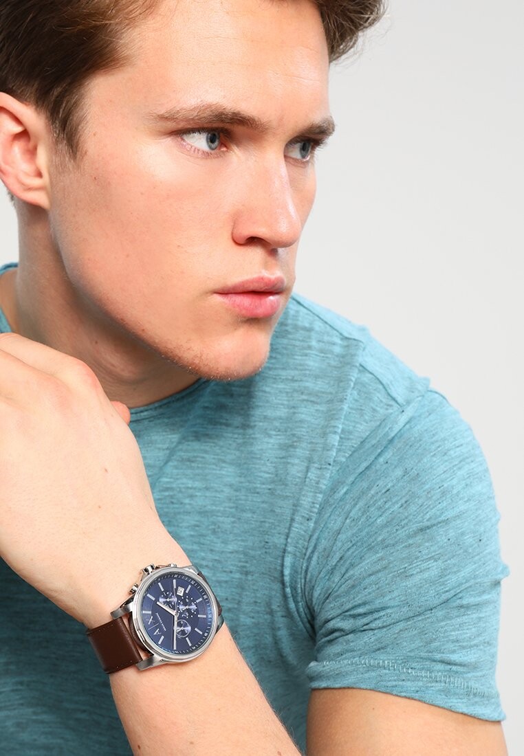 

Часы с хронографом Armani Exchange, темно коричневый