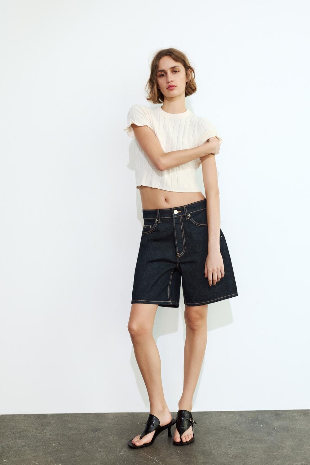 

Укороченный топ из шенильной ребрики ZARA, экрю