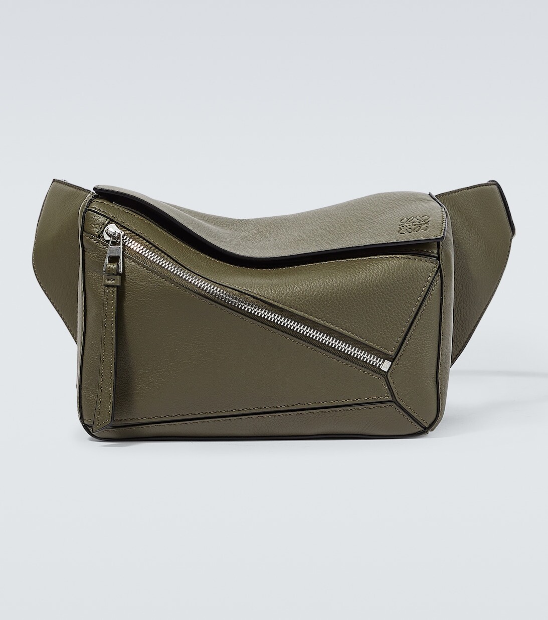 

Маленькая кожаная поясная сумка Puzzle Loewe, зеленый