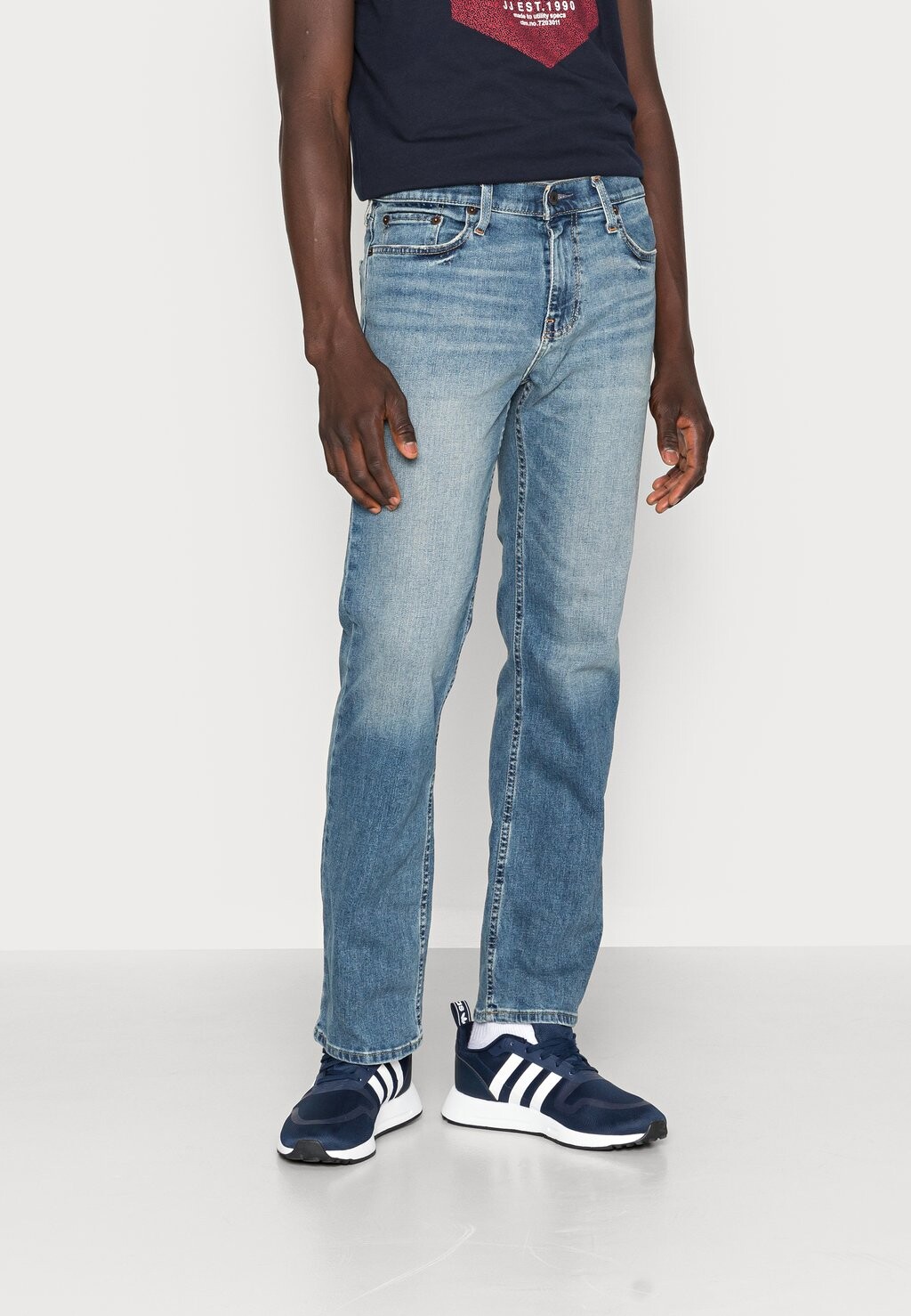 

Джинсы прямого кроя Hollister Co.